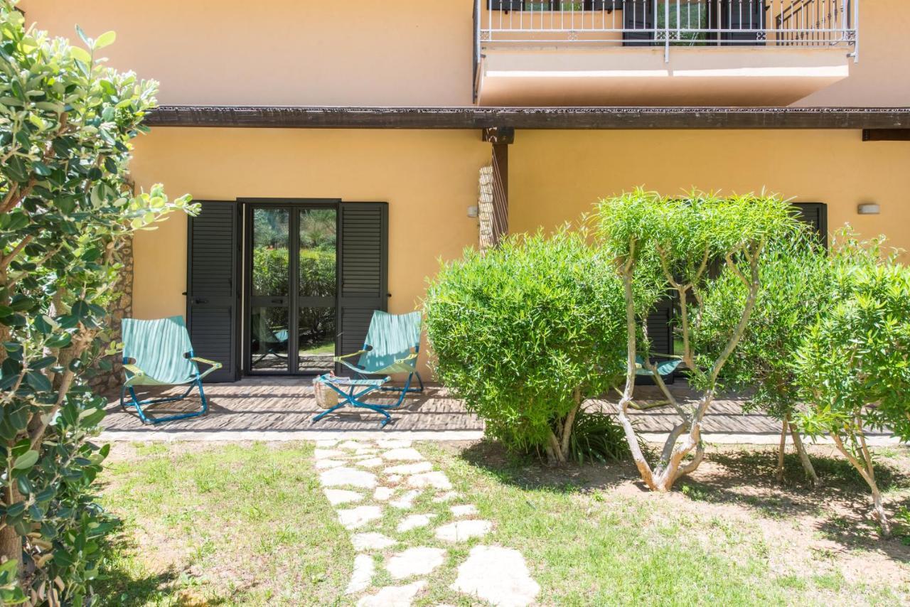 Ulivo Blu Holiday Homes 卡斯泰拉马莱 外观 照片
