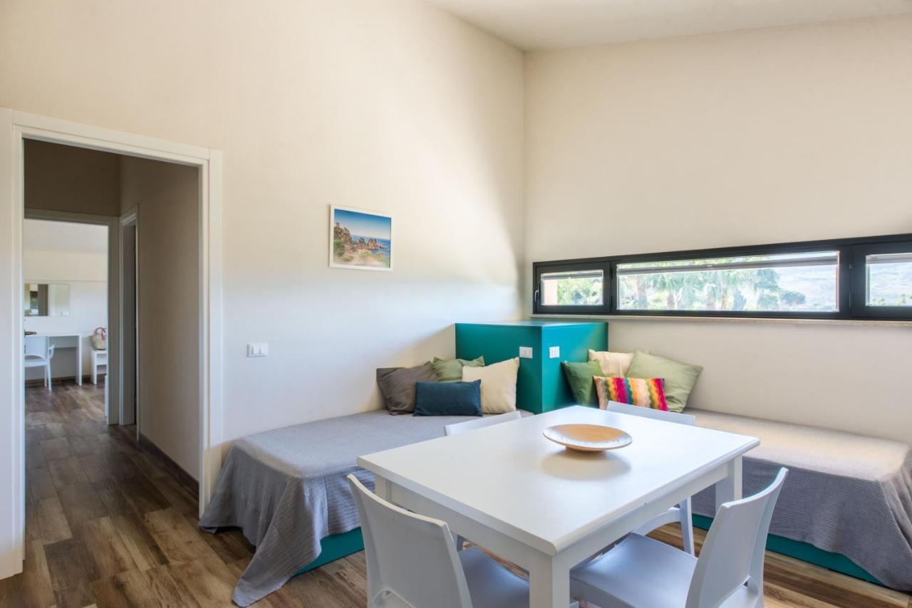 Ulivo Blu Holiday Homes 卡斯泰拉马莱 外观 照片