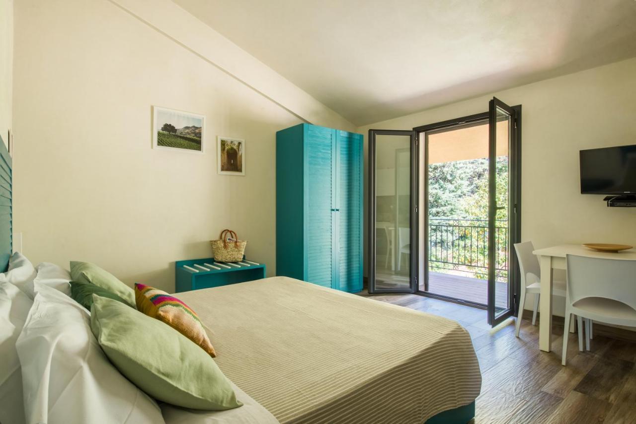 Ulivo Blu Holiday Homes 卡斯泰拉马莱 外观 照片