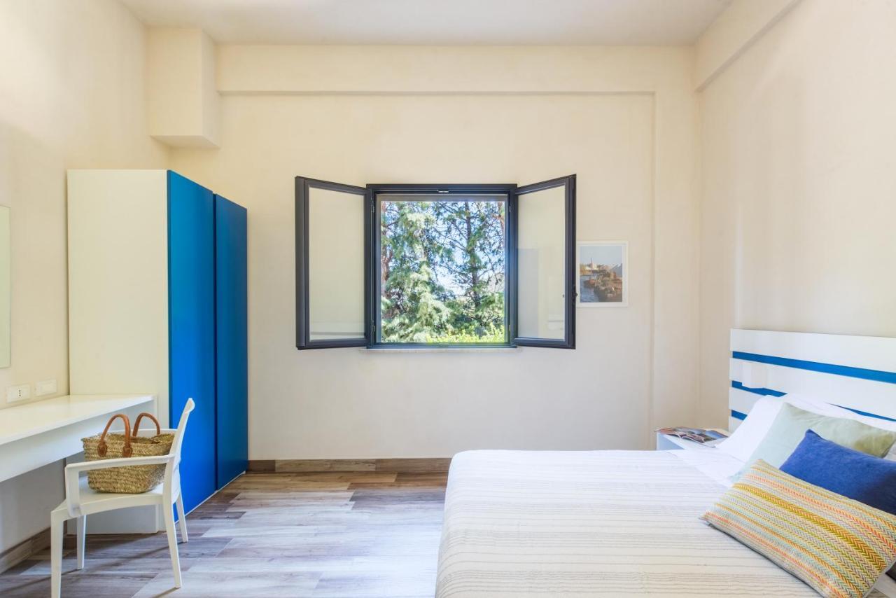 Ulivo Blu Holiday Homes 卡斯泰拉马莱 外观 照片