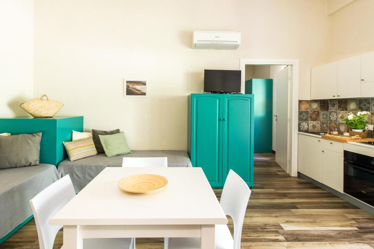 Ulivo Blu Holiday Homes 卡斯泰拉马莱 外观 照片